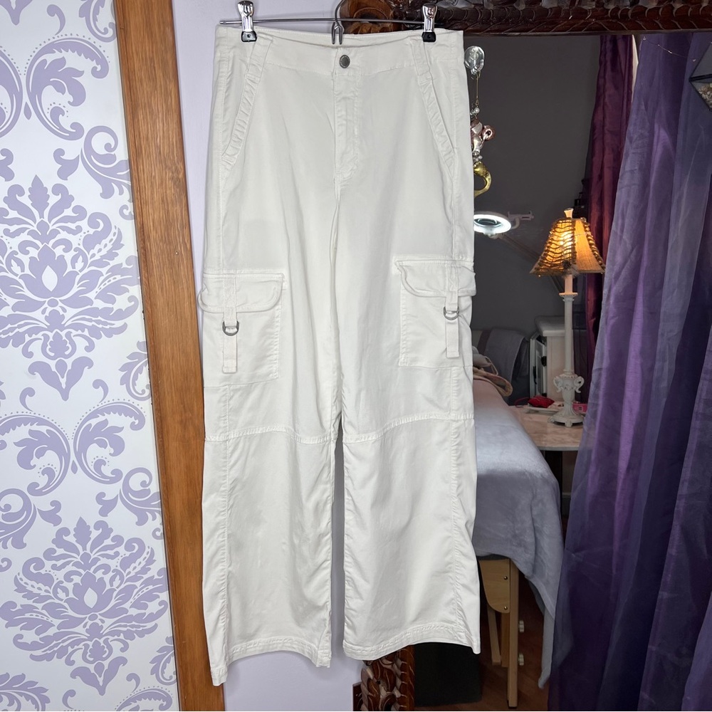 American Eagle super high-rise baggy wide leg cargo pants. Size 00 SHORT